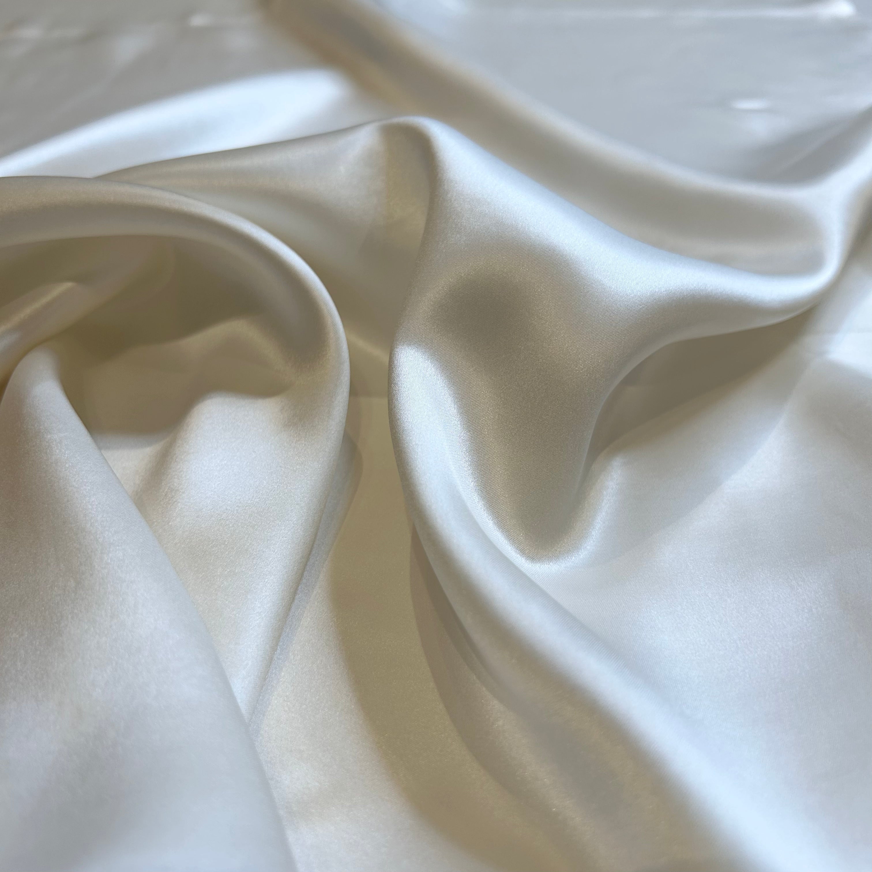 Set di 2 Federe in Raso 50 x 80 cm Bianco, Federa Cuscino Letto Morbida e Setosa al Tatto, Chiusura a Busta, Antiacaro e Ipoallergico, Protezione Capelli e Pelle & Antirughe Set di 2 Federe in Raso 50 x 80 cm Bianco, Federa Cuscino Letto Morbida e Setosa al Tatto, Chiusura a Busta, Antiacaro e Ipoallergico, Protezione Capelli e Pelle & Antirughe