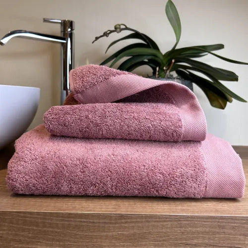 Coppia di Asciugamani in Spugna Mercerizzata 128 Cameo | ArredoCasa Online tutto il tessile per la tua casa.