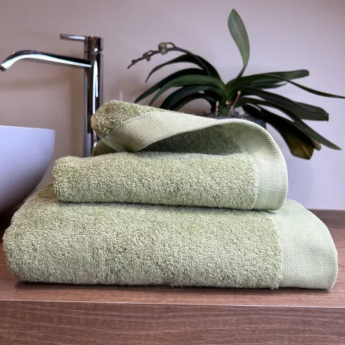 Coppia di Asciugamani in Spugna Mercerizzata 383 Muschio | ArredoCasa Online tutto il tessile per la tua casa.