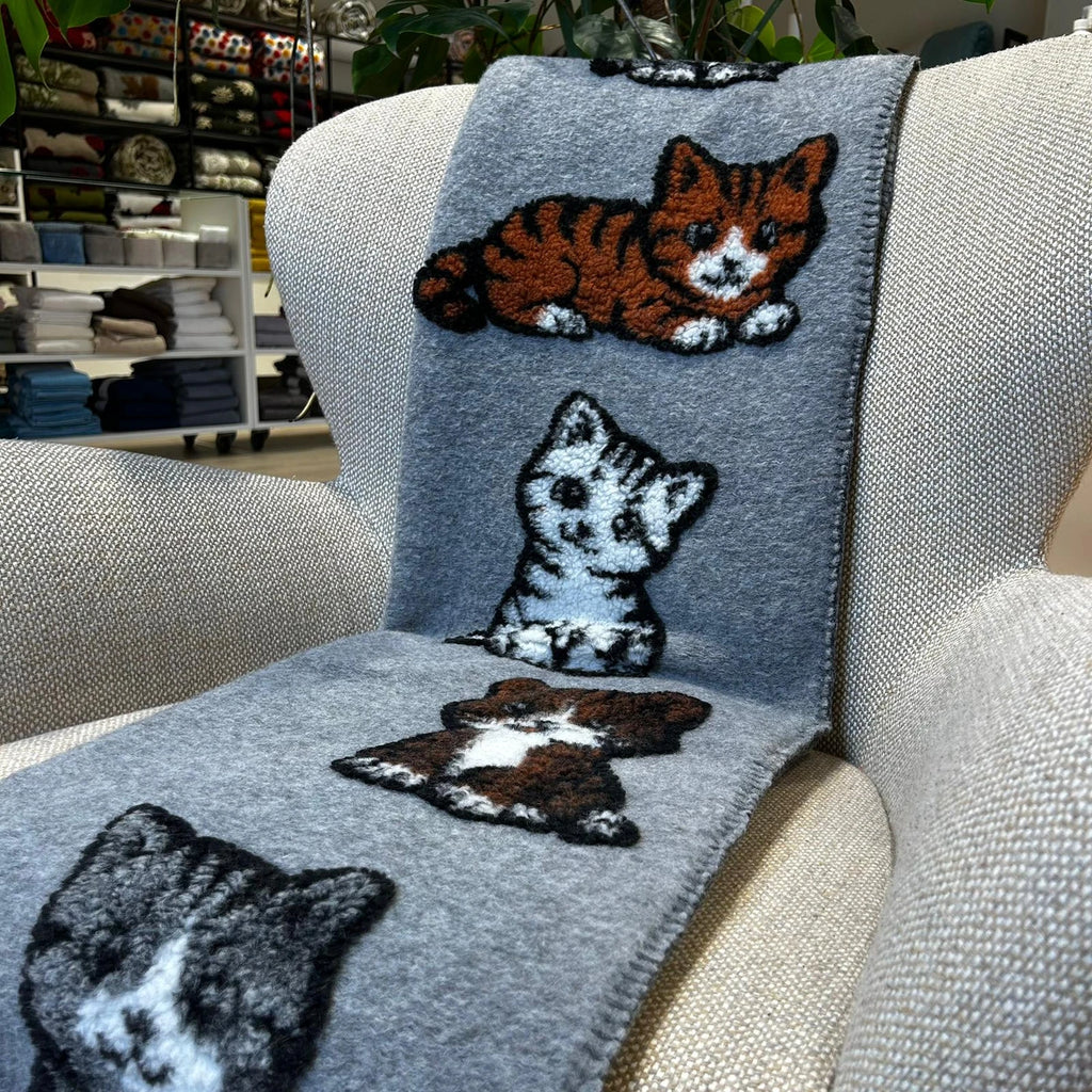 Plaid in Lana Cotta Made in Italy 170x180 – Caldo, Asciutto & Traspirante Miao Grigio | ArredoCasa Online tutto il tessile per la tua casa.