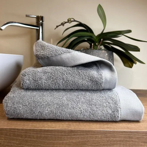 Coppia di Asciugamani in Spugna Mercerizzata 955 Bruma | ArredoCasa Online tutto il tessile per la tua casa.