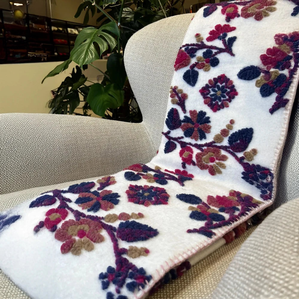Plaid in Lana Cotta Made in Italy 170x180 – Caldo, Asciutto & Traspirante Fiori Bianco-Fucsia | ArredoCasa Online tutto il tessile per la tua casa.