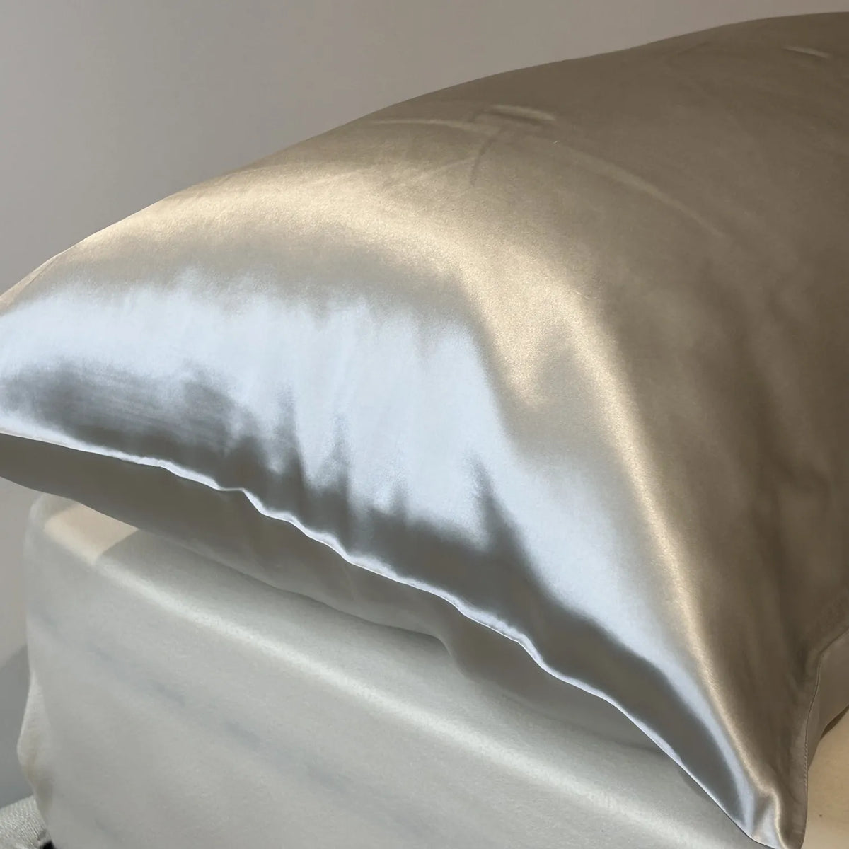 Federa in 100% Seta Anti-Crespo & Anti-Acne per capelli e pelle perfetta | ArredoCasa Online tutto il tessile per la tua casa.