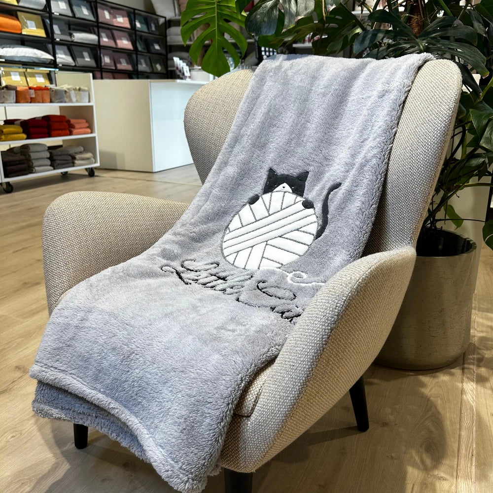 Plaid Allegro e Coccoloso Gatto Gomitolo | ArredoCasa Online tutto il tessile per la tua casa.