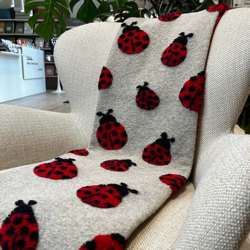 Plaid in Lana Cotta Made in Italy 170x180 – Caldo, Asciutto & Traspirante Coccinelle Beige | ArredoCasa Online tutto il tessile per la tua casa.