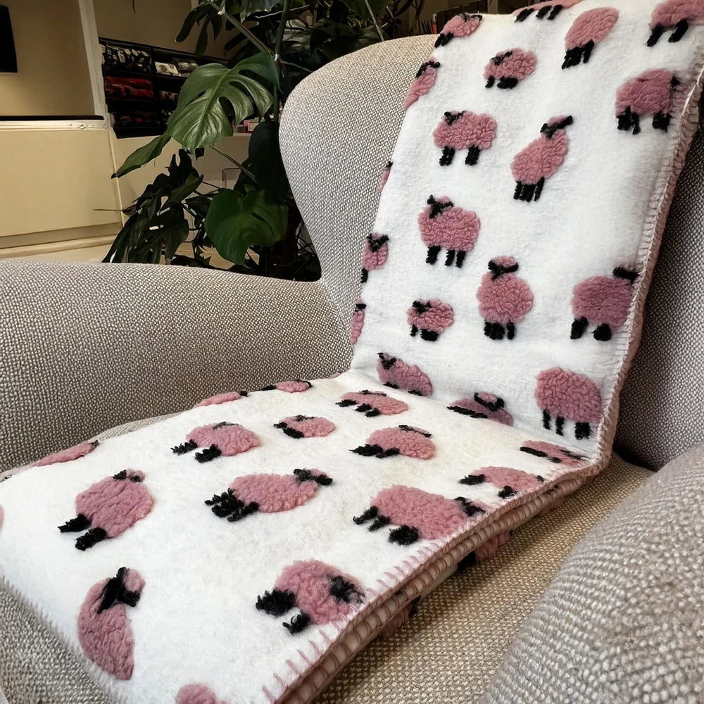 Plaid in Lana Cotta Made in Italy 170x180 – Caldo, Asciutto & Traspirante Pecore Rosa | ArredoCasa Online tutto il tessile per la tua casa.