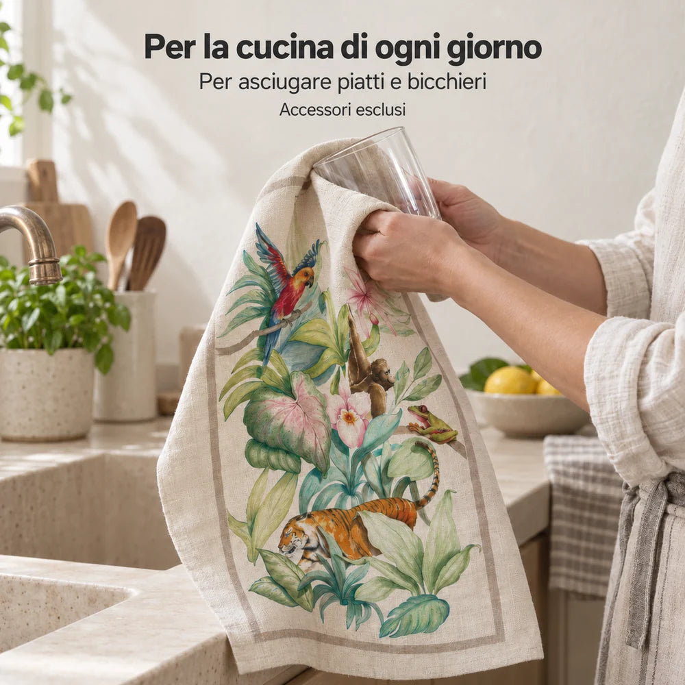 Canovaccio Segreto Tropicale in puro lino usato per asciugare un bicchiere. Foto illustrativa: Segreto Tropicale. Accessori esclusi.