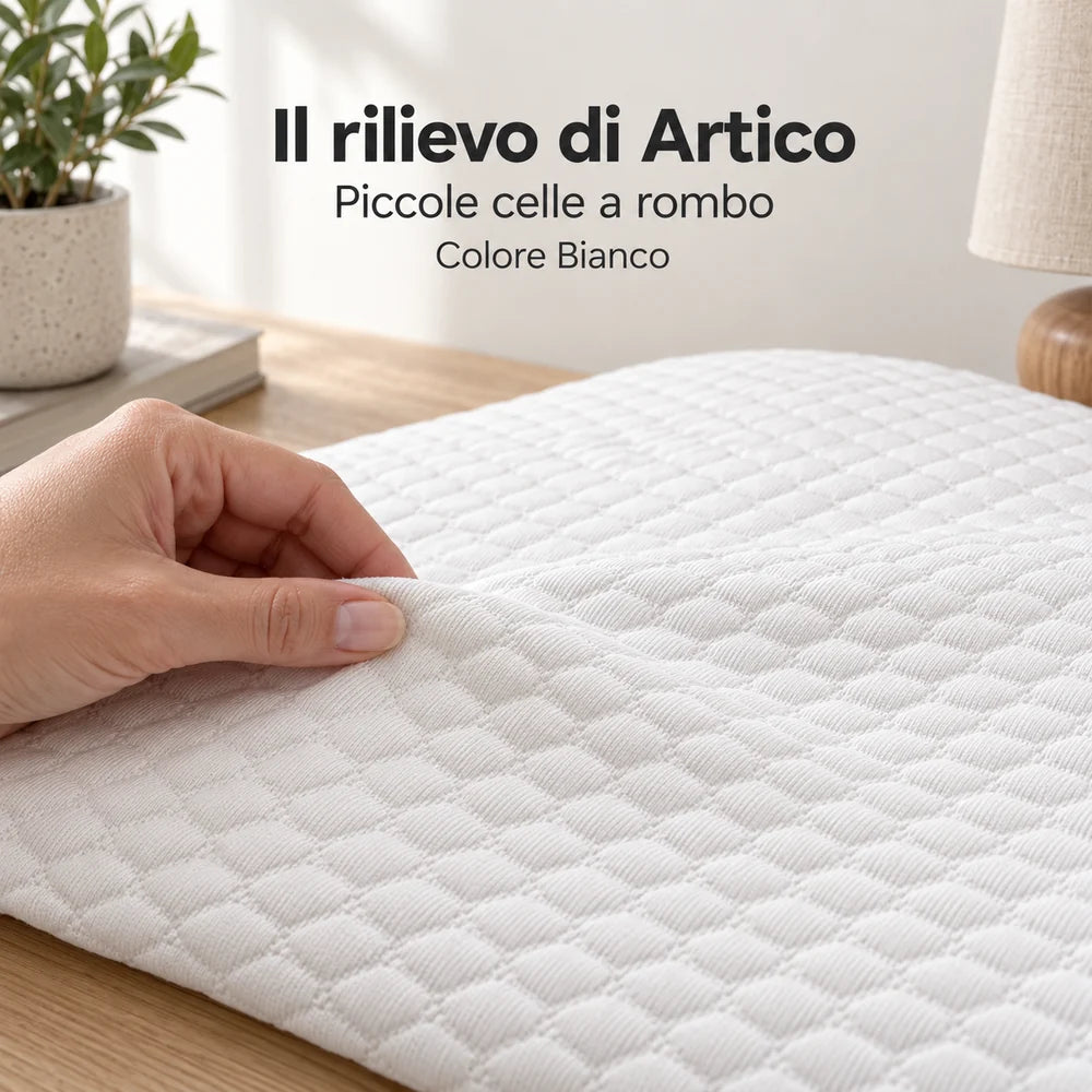 Il rilievo di Artico. Piccole celle a rombo. Foto illustrativa del copriguanciale Artico Bianco. Guanciale, imbottiture, arredi e accessori esclusi.