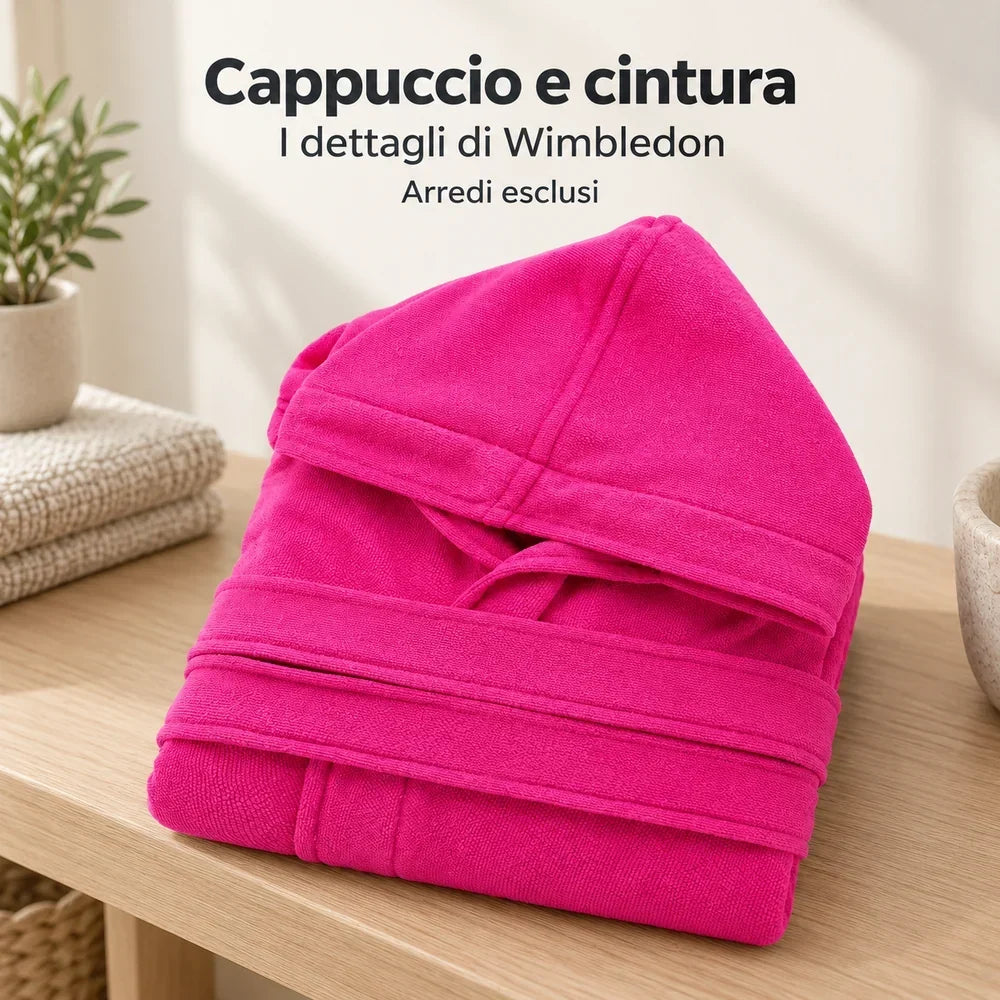 Cappuccio e cintura dell’accappatoio Wimbledon Fucsia, fotografati sul capo piegato.