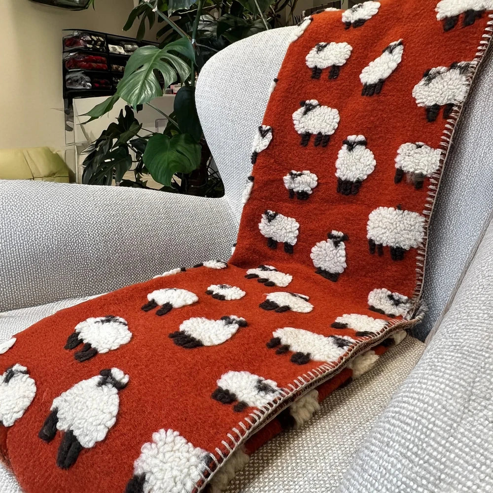 Plaid in Lana Cotta Made in Italy 170x180 – Caldo, Asciutto & Traspirante Pecore Arancio | ArredoCasa Online tutto il tessile per la tua casa.
